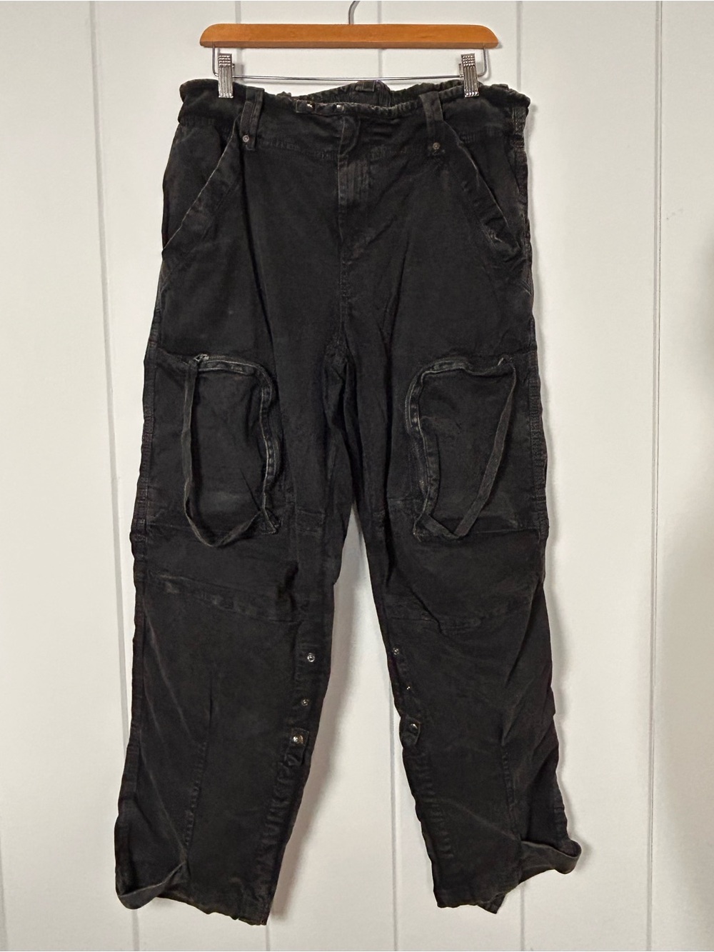 Free People We The Free Cargo Pants Black Utility can’t compete NWT Size L - Picture 5 of 12